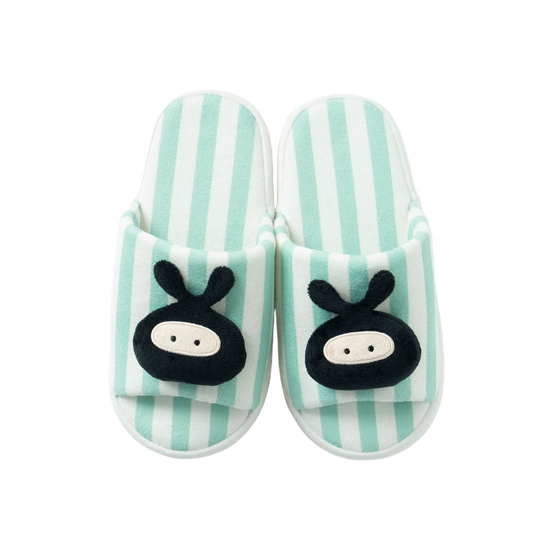 hira with mellow ROOM SHOES