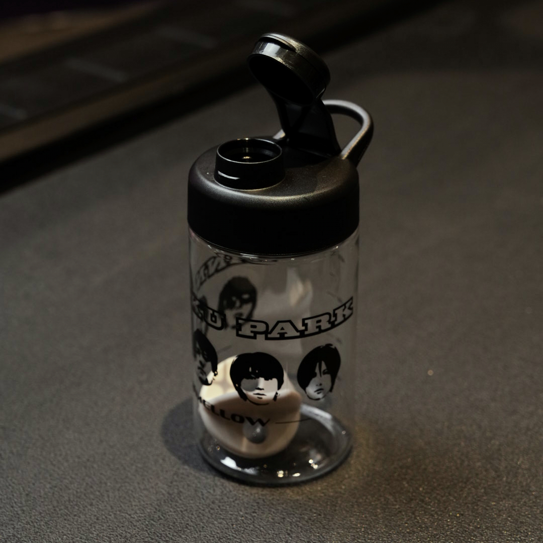 KINNIKU PARK with mellow SHAKER BOTTLE