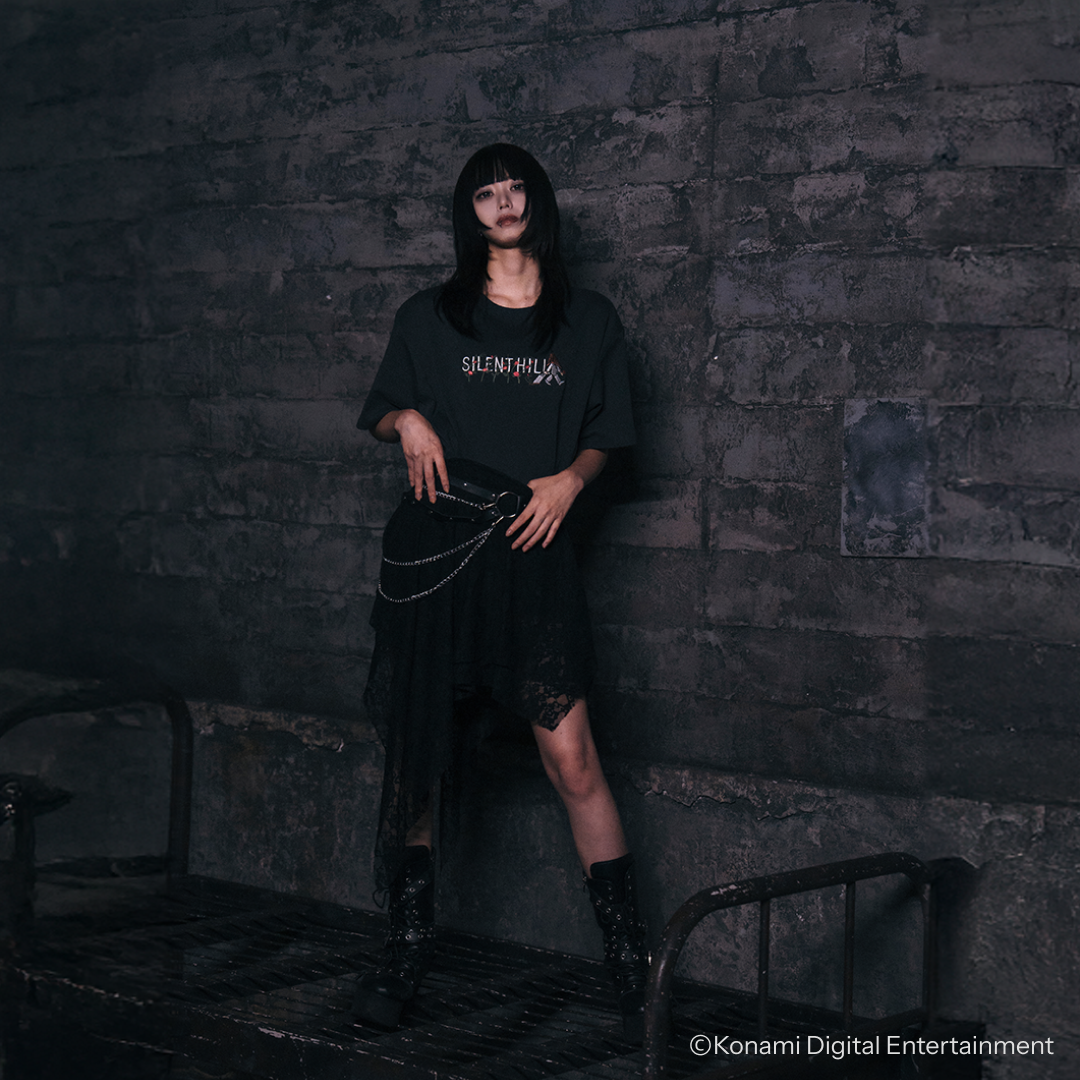 EIKO!GO!! × SILENT HILL RED PYRAMID EIKO T-SHIRT