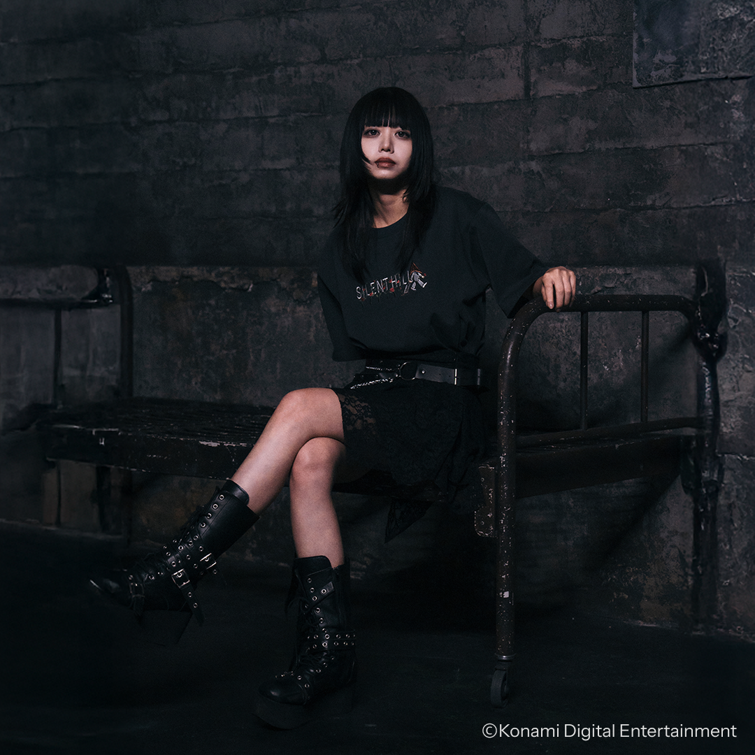 EIKO!GO!! × SILENT HILL RED PYRAMID EIKO T-SHIRT