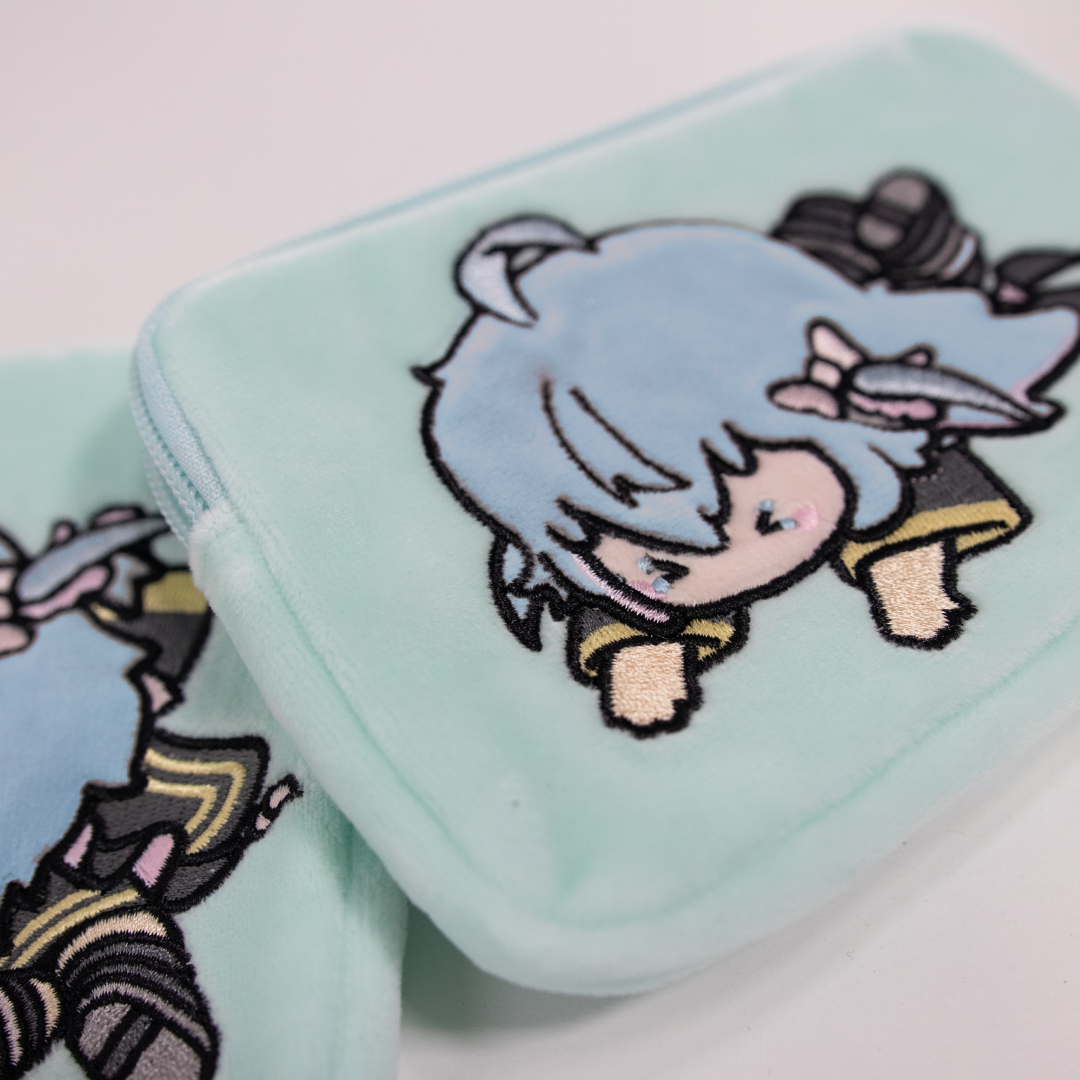 KAGURA NANA with mellow FLUFFY POUCH