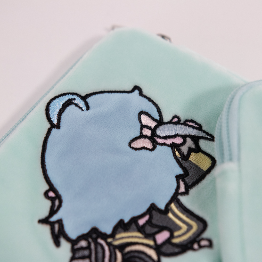 KAGURA NANA with mellow FLUFFY POUCH