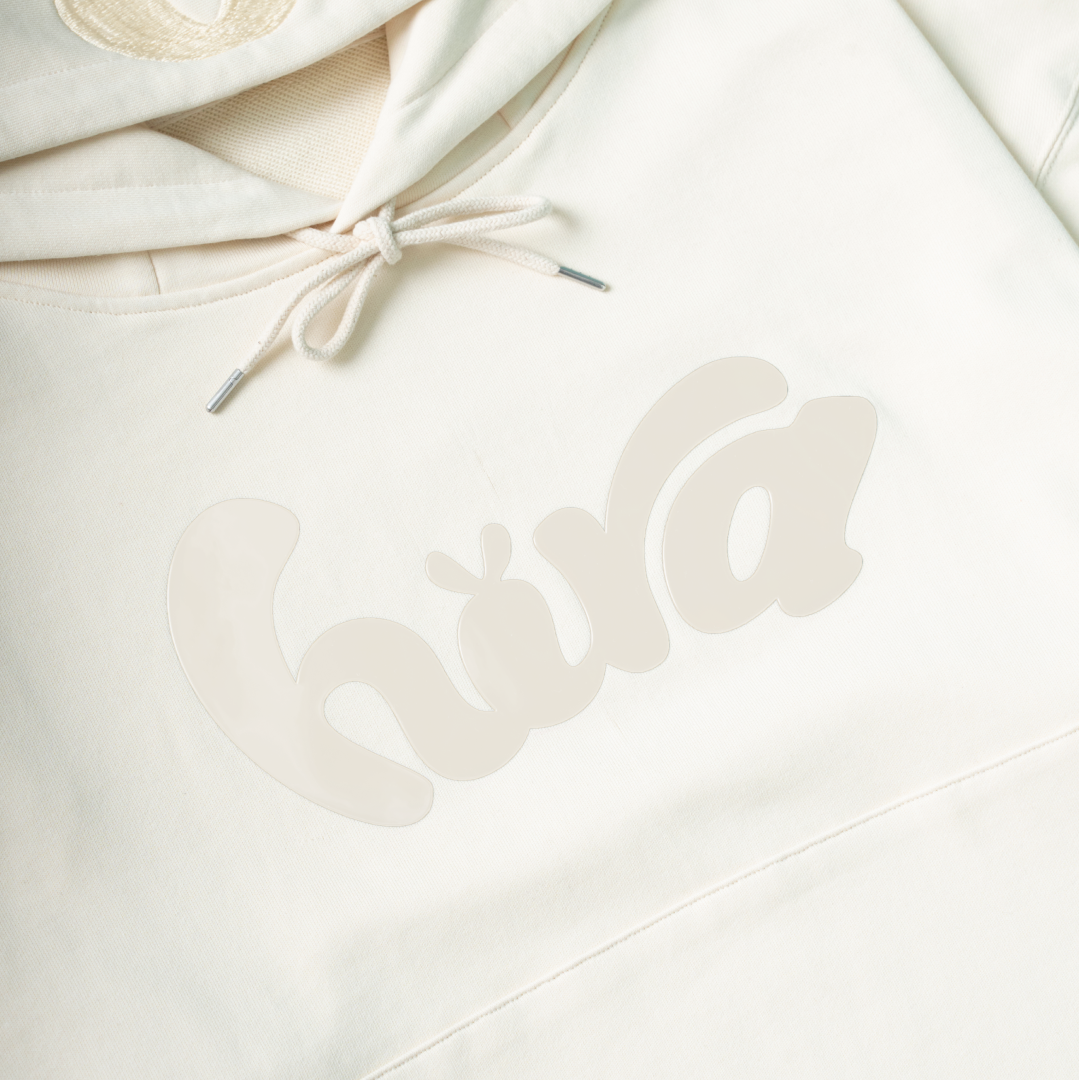 hira with mellow enamel print hoodie / Ivory